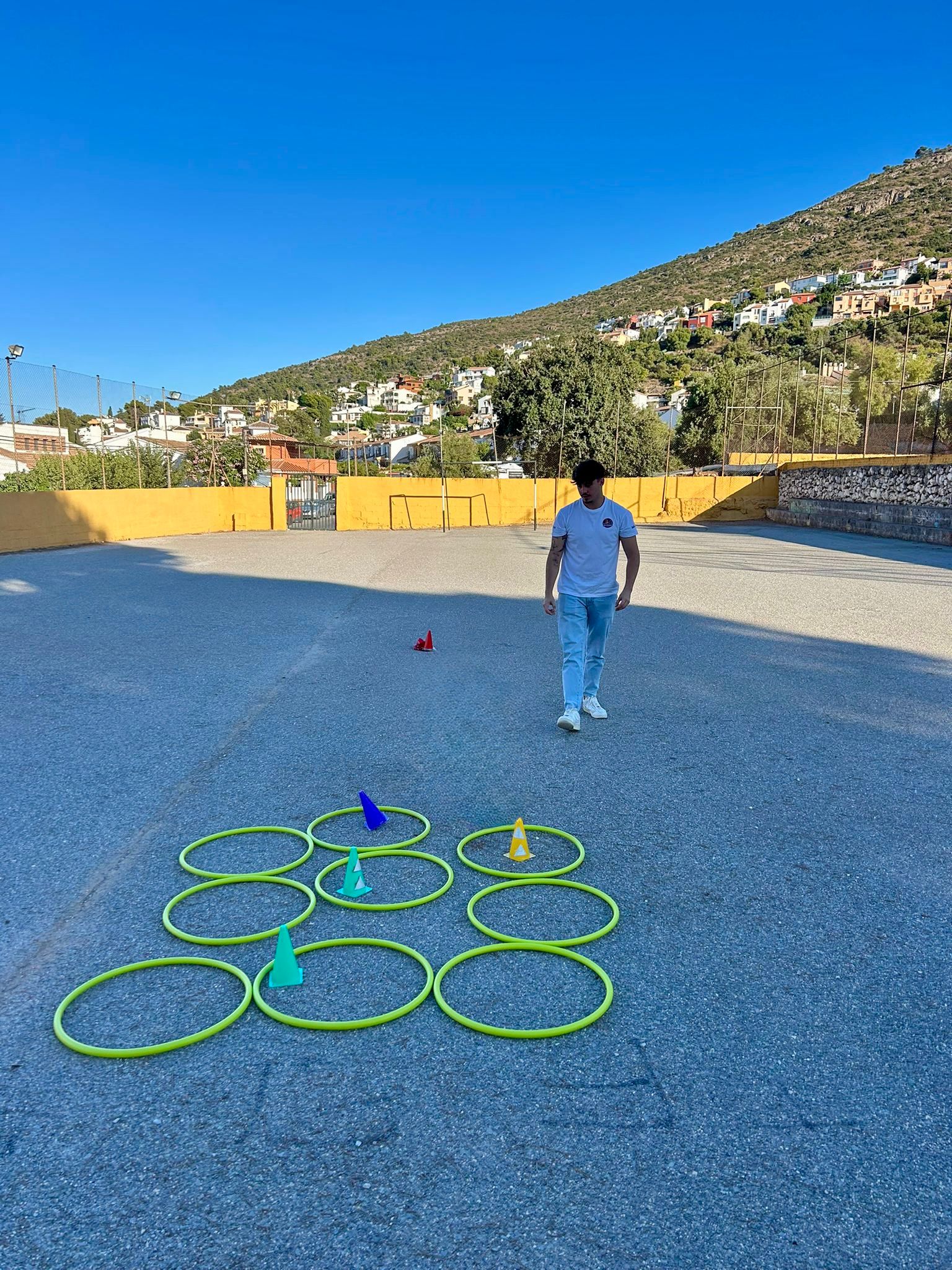 Niños disfrutando de juegos infantiles organizados por Diversión Málaga.