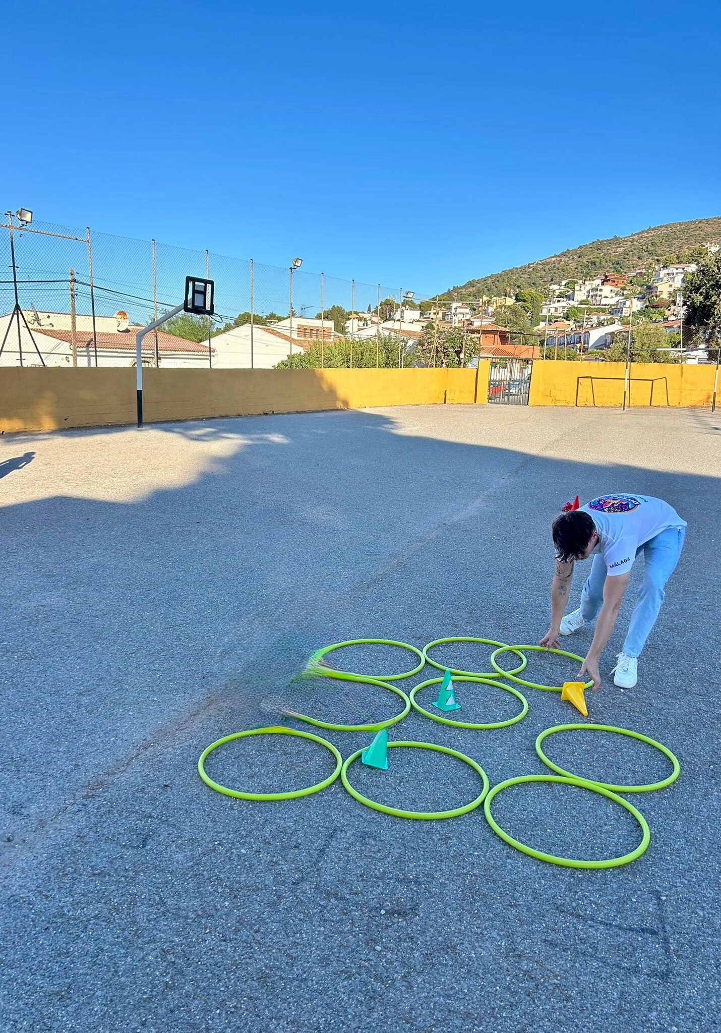 Niños disfrutando de juegos infantiles organizados por Diversión Málaga.